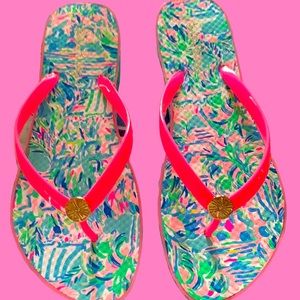 LILY PULITZER POOL FLIP FLOP IN EXCELLENT USED CONDITION. Size 9